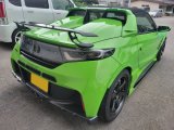 トランクスポイラー。